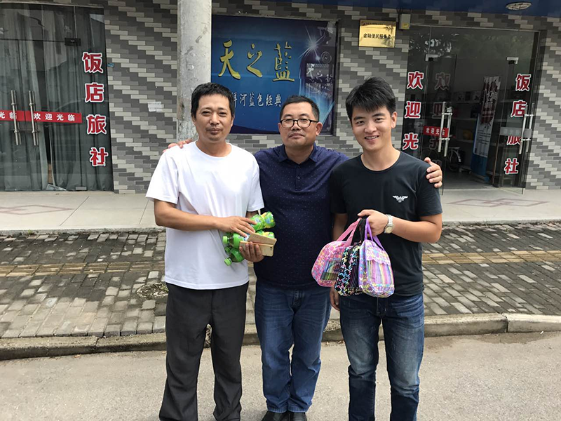 防暑降溫送清涼，高溫慰問(wèn)潤(rùn)人心——宏嘉公司開展高溫慰問(wèn)活動(dòng)