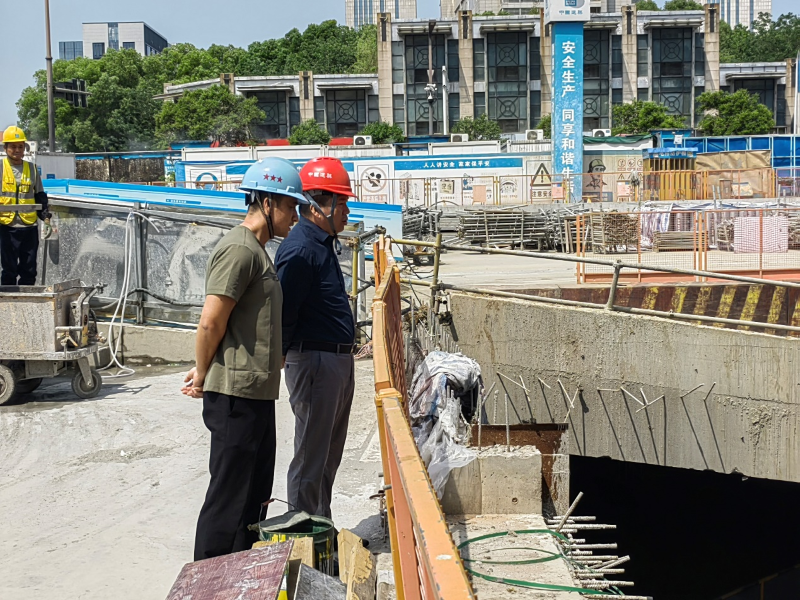 五一慰問(wèn)暖人心，安全督導(dǎo)促發(fā)展